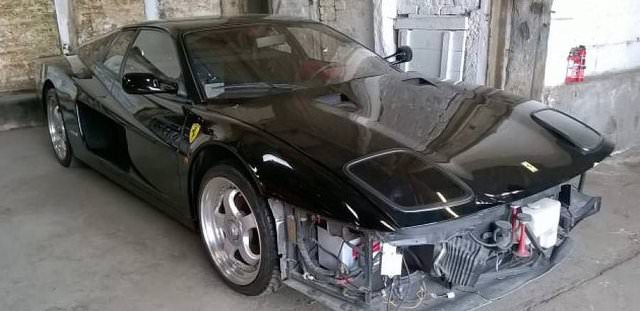 Hurdaya dönen lüks otomobiller