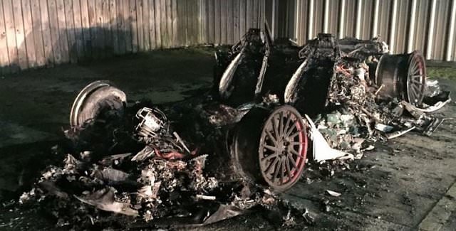 Hurdaya dönen lüks otomobiller