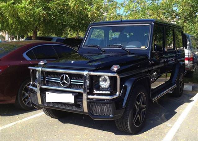 Dubai'de Üniversite Otoparkı