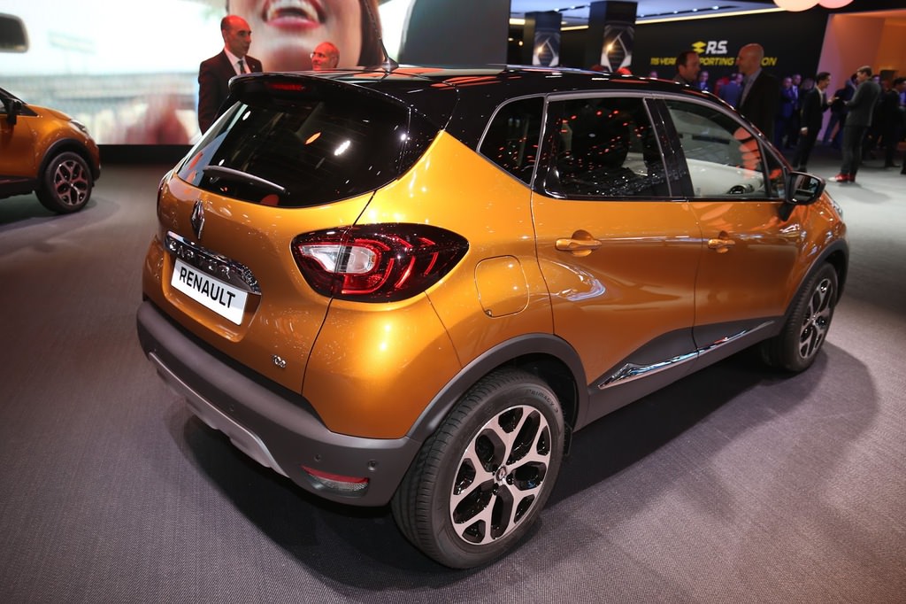 Makyajlı Captur Cenevre’de