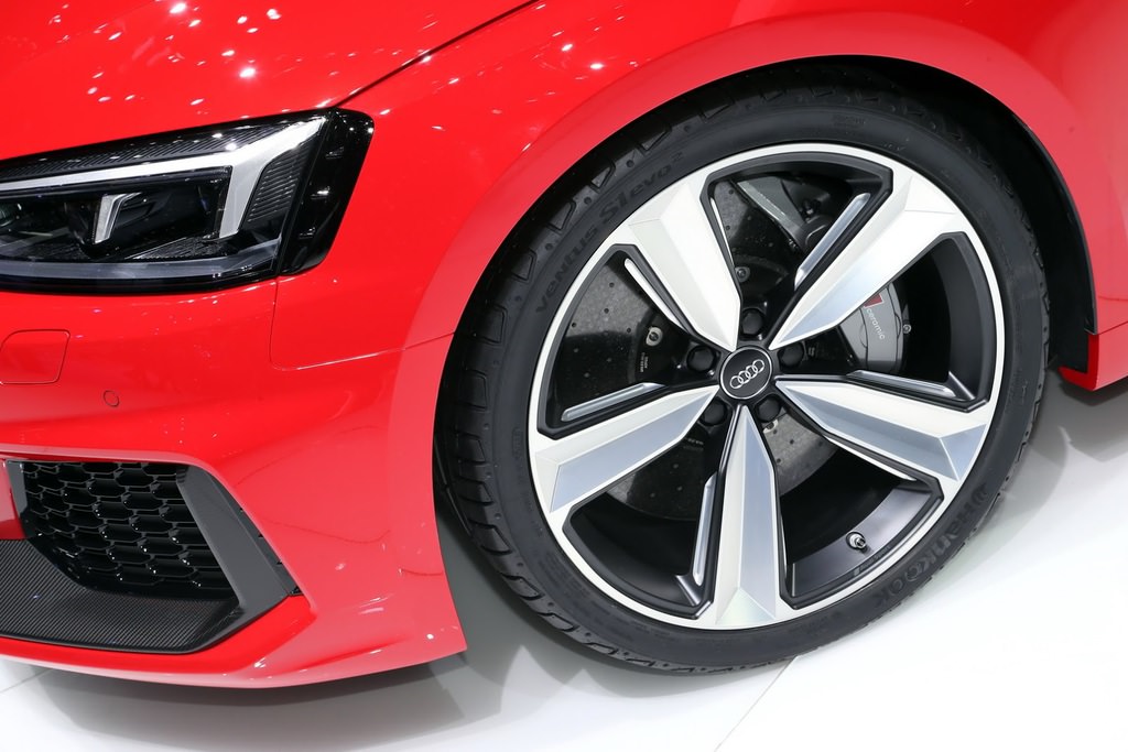 Yeni Audi RS5 Coupe Cenevre’de