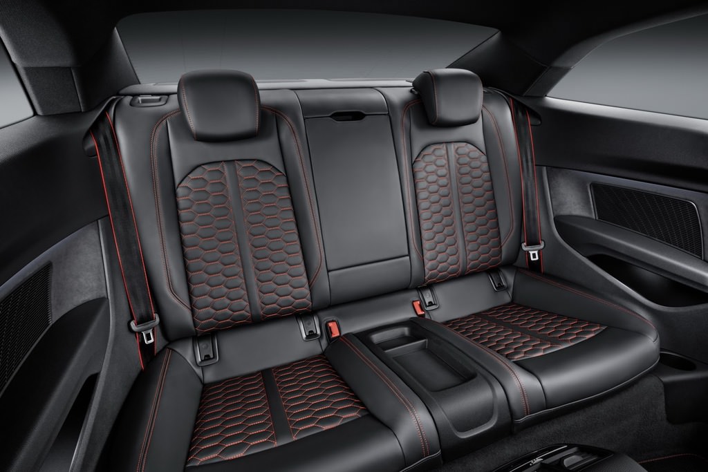 Yeni Audi RS5 Coupe Cenevre’de