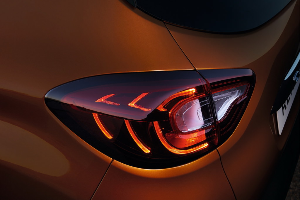 Makyajlı Captur Cenevre’de