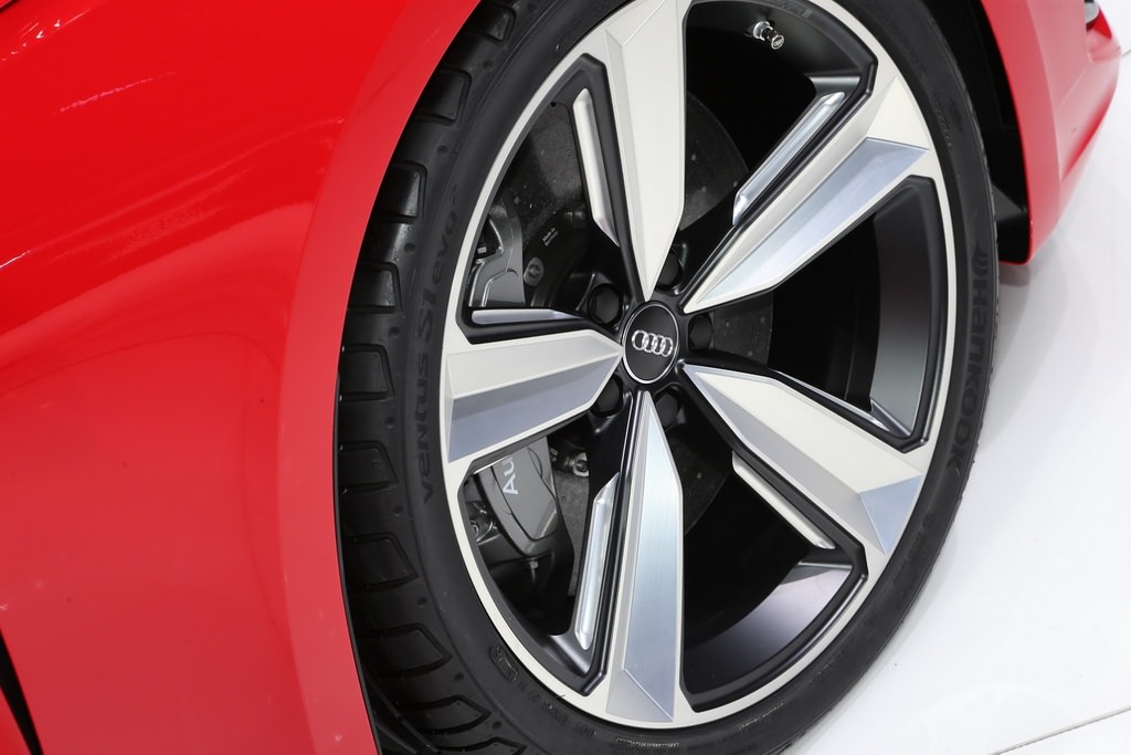 Yeni Audi RS5 Coupe Cenevre’de