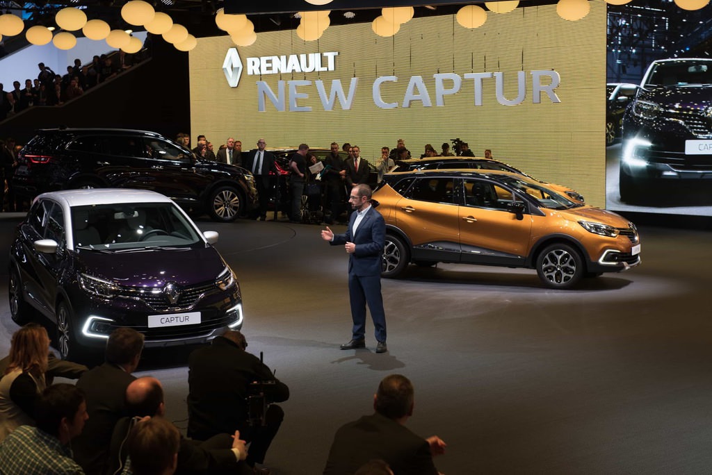 Makyajlı Captur Cenevre’de