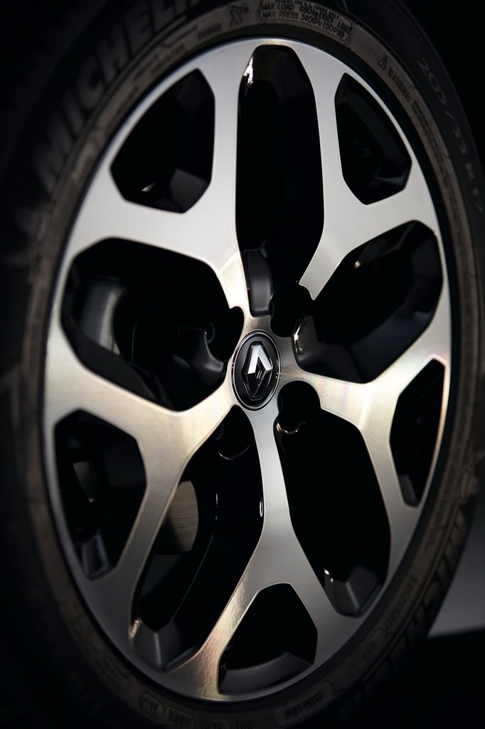 Makyajlı Captur Cenevre’de