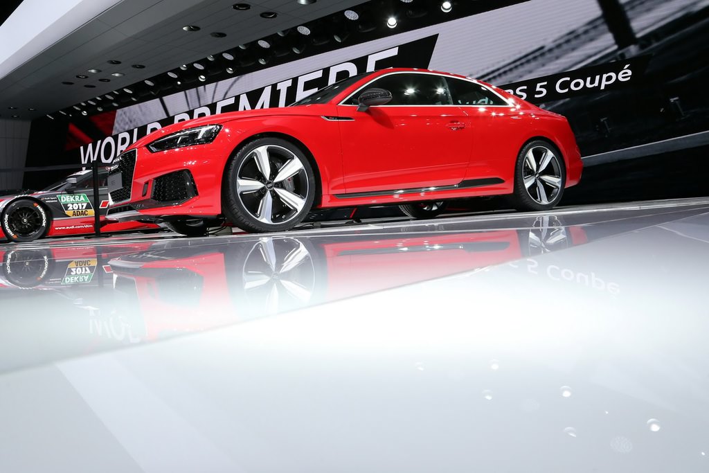 Yeni Audi RS5 Coupe Cenevre’de