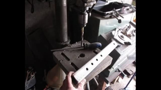 Otomobil jantından mangal yaptı