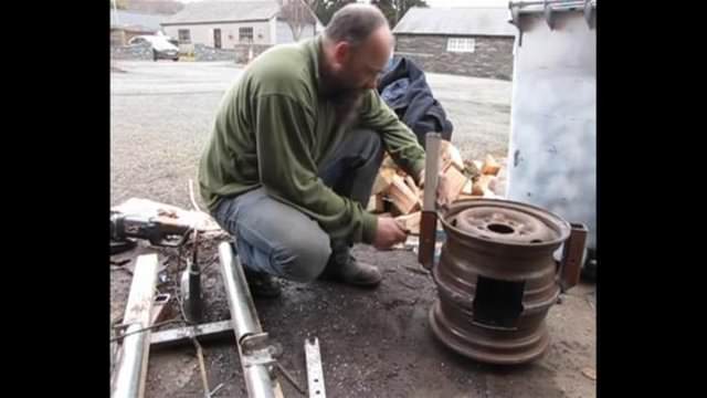 Otomobil jantından mangal yaptı