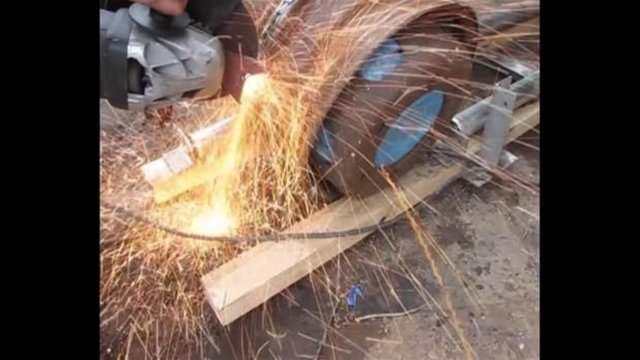 Otomobil jantından mangal yaptı