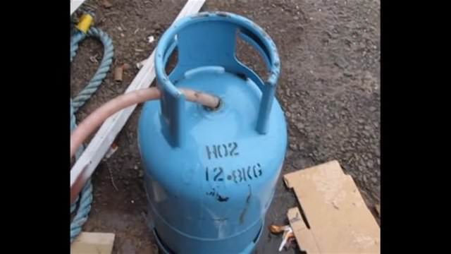 Otomobil jantından mangal yaptı