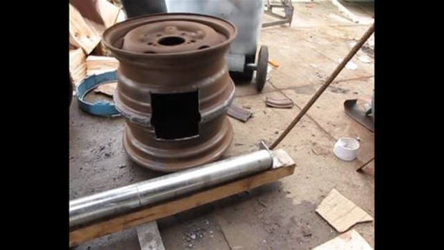 Otomobil jantından mangal yaptı