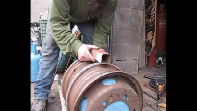 Otomobil jantından mangal yaptı