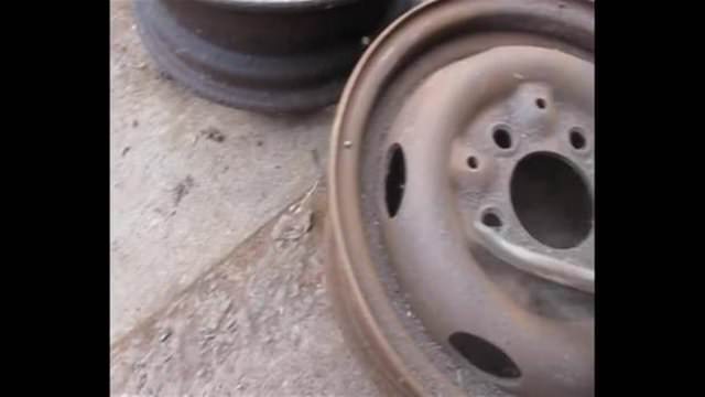 Otomobil jantından mangal yaptı