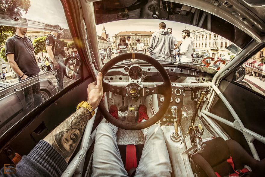 Çılgın fotoğrafçı, kullandığı tüm otomobilleri fotoğrafladı