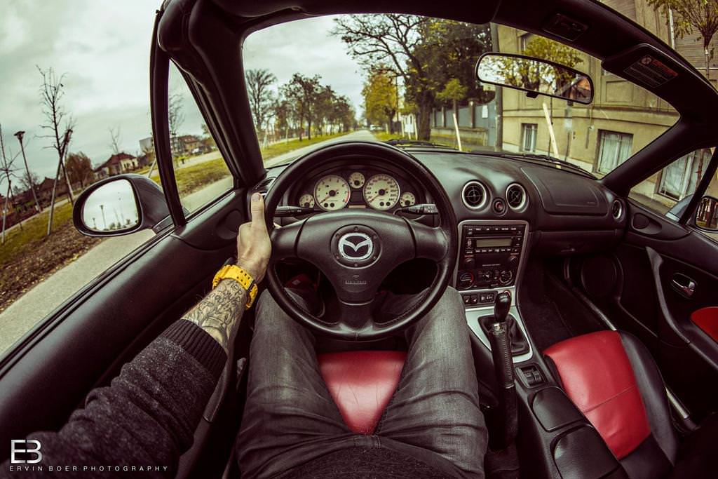 Çılgın fotoğrafçı, kullandığı tüm otomobilleri fotoğrafladı