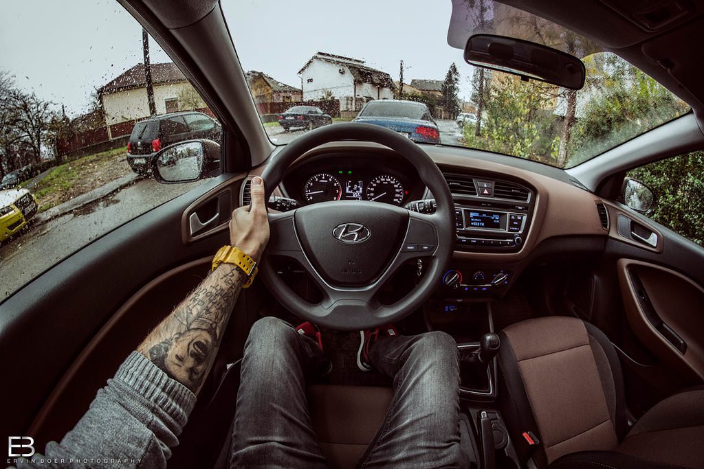 Çılgın fotoğrafçı, kullandığı tüm otomobilleri fotoğrafladı