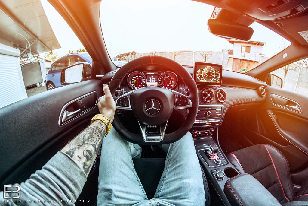 Çılgın fotoğrafçı, kullandığı tüm otomobilleri fotoğrafladı