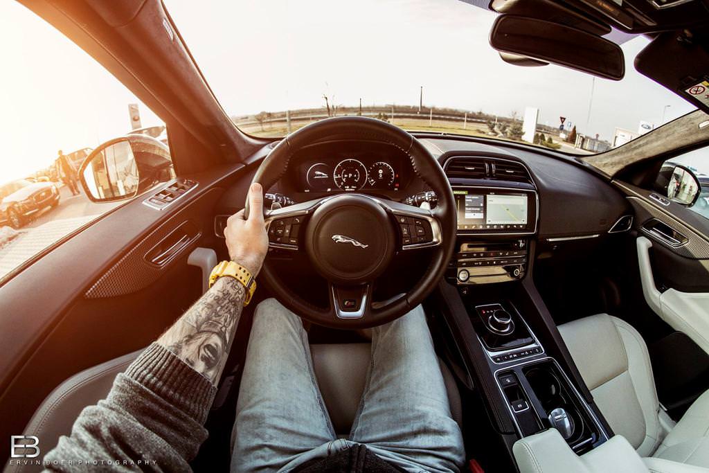 Çılgın fotoğrafçı, kullandığı tüm otomobilleri fotoğrafladı