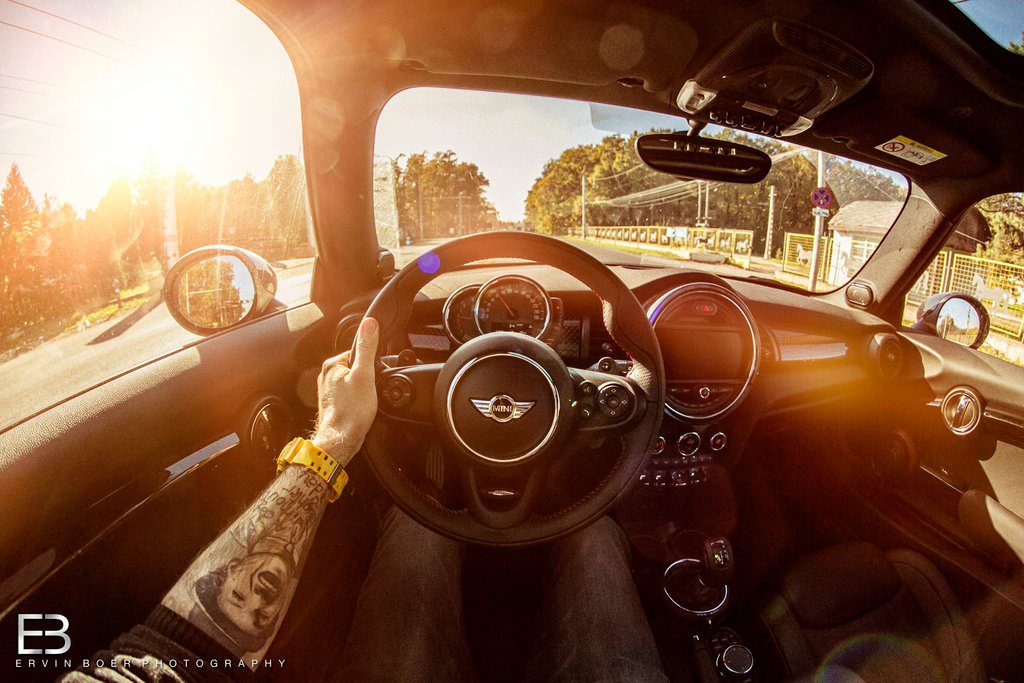 Çılgın fotoğrafçı, kullandığı tüm otomobilleri fotoğrafladı