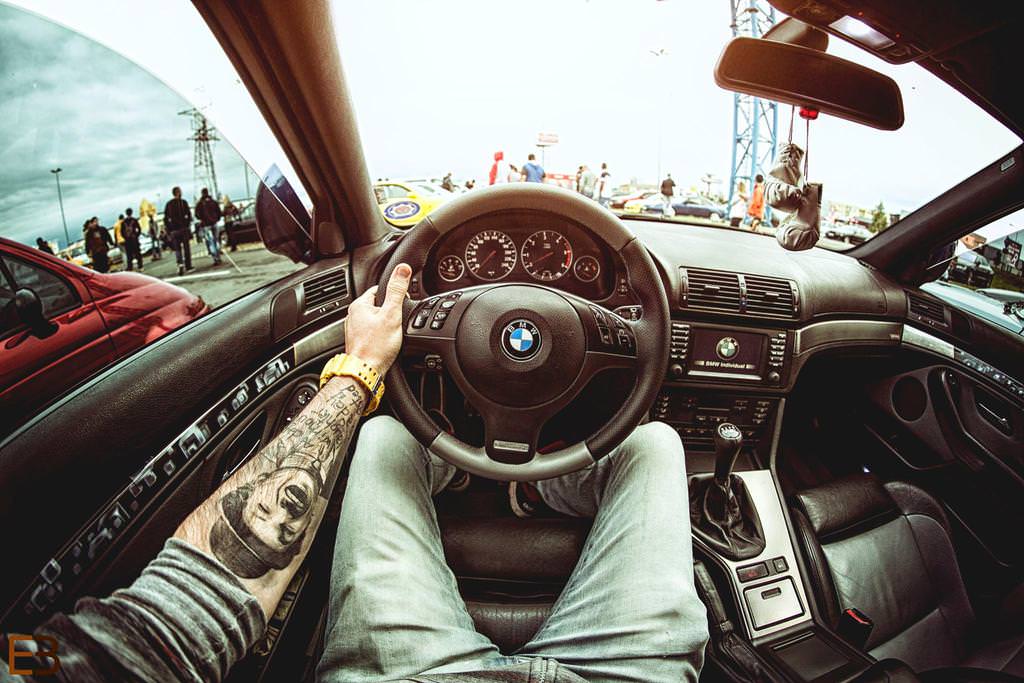 Çılgın fotoğrafçı, kullandığı tüm otomobilleri fotoğrafladı