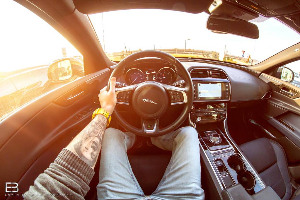 Çılgın fotoğrafçı, kullandığı tüm otomobilleri fotoğrafladı