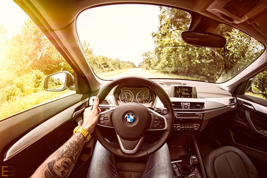 Çılgın fotoğrafçı, kullandığı tüm otomobilleri fotoğrafladı