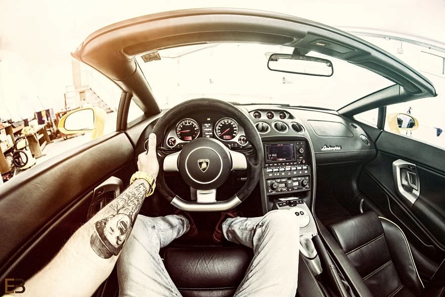 Çılgın fotoğrafçı, kullandığı tüm otomobilleri fotoğrafladı