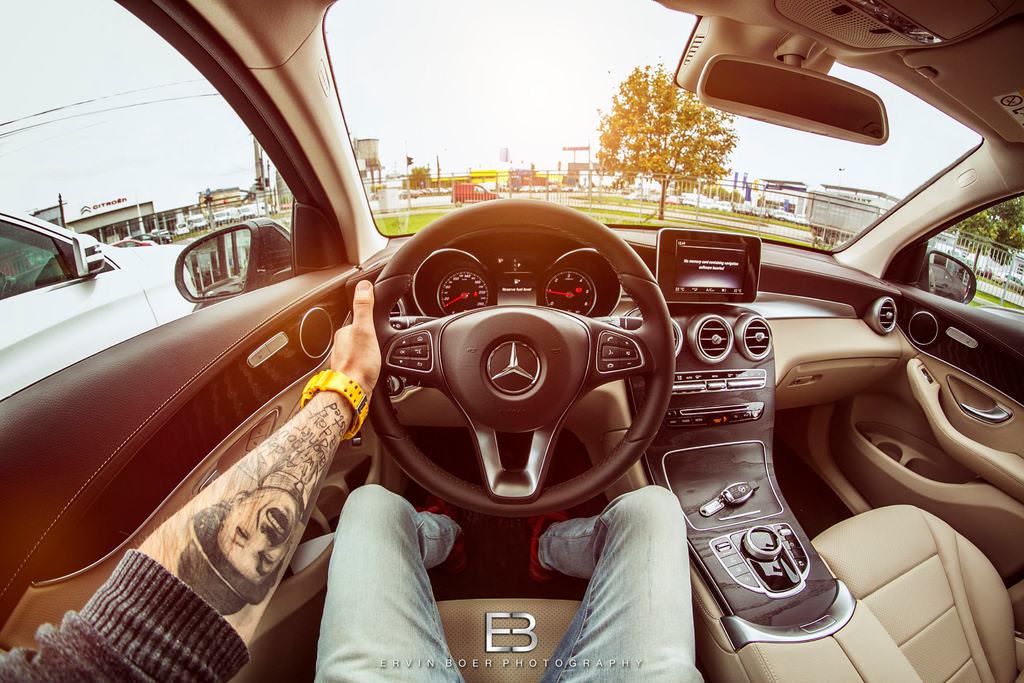 Çılgın fotoğrafçı, kullandığı tüm otomobilleri fotoğrafladı