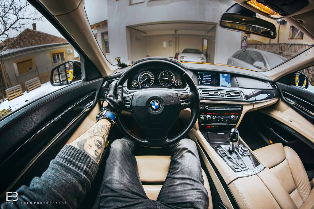 Çılgın fotoğrafçı, kullandığı tüm otomobilleri fotoğrafladı