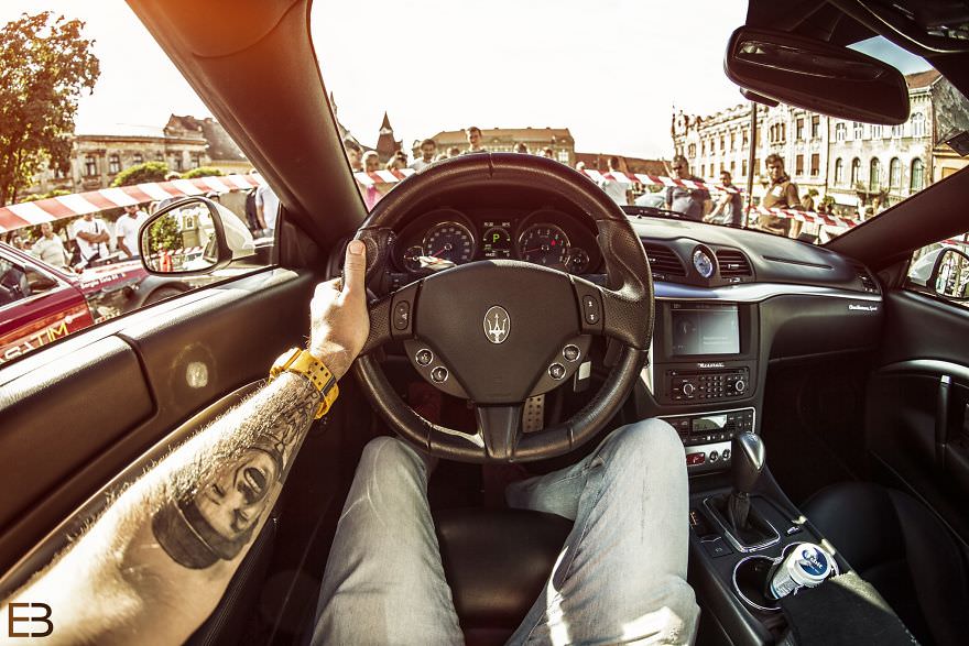 Çılgın fotoğrafçı, kullandığı tüm otomobilleri fotoğrafladı