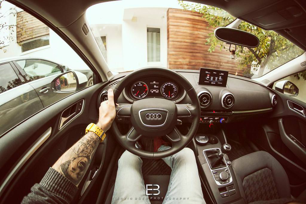 Çılgın fotoğrafçı, kullandığı tüm otomobilleri fotoğrafladı