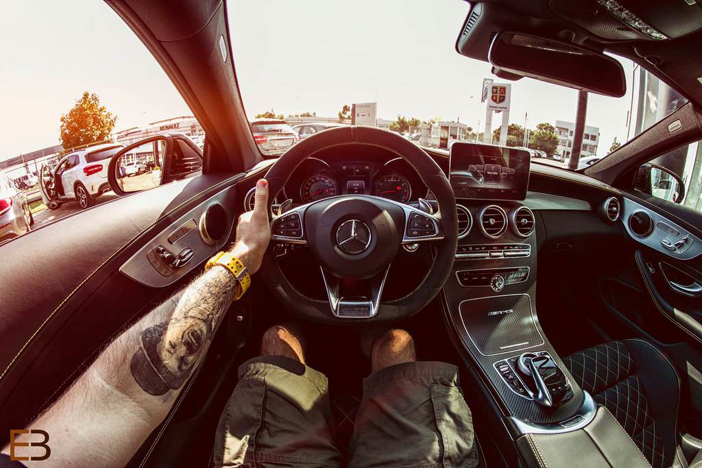 Çılgın fotoğrafçı, kullandığı tüm otomobilleri fotoğrafladı