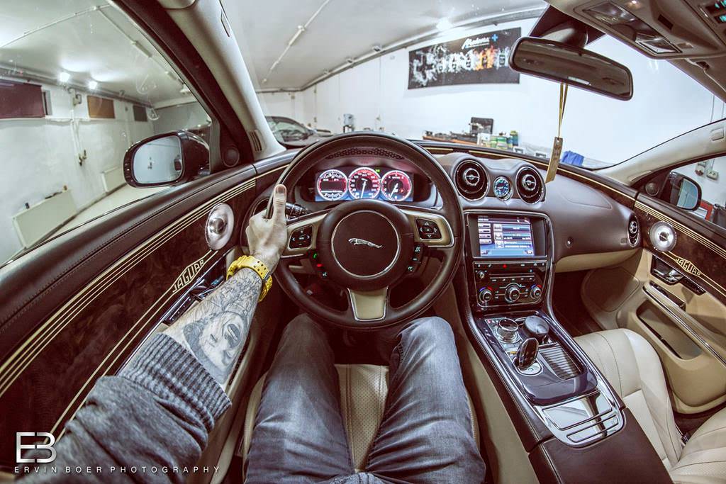 Çılgın fotoğrafçı, kullandığı tüm otomobilleri fotoğrafladı