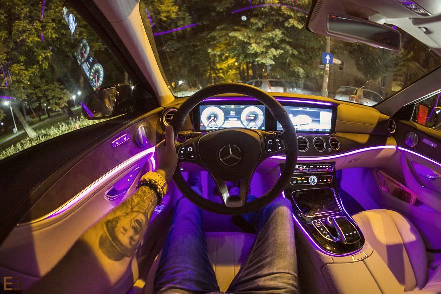 Çılgın fotoğrafçı, kullandığı tüm otomobilleri fotoğrafladı