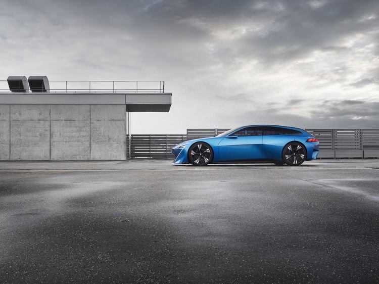 Yepyeni bir konsept: Peugeot Instinct