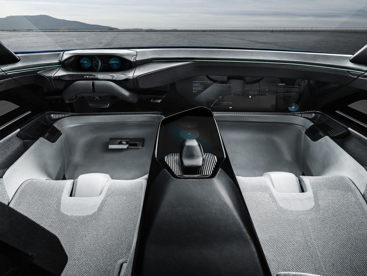 Yepyeni bir konsept: Peugeot Instinct