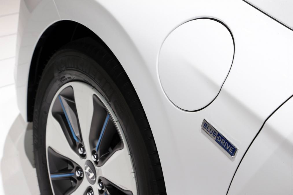 2017 Hyundai FE Concept