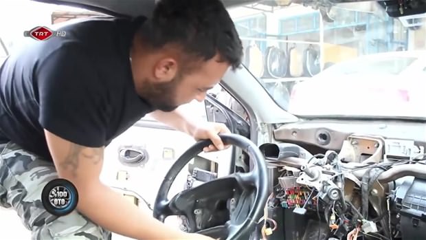 Fransız otomobilini İtalyan’a dönüştürdüler