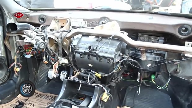 Fransız otomobilini İtalyan’a dönüştürdüler