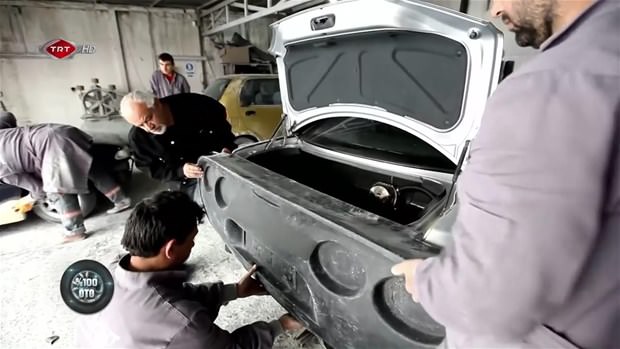 Fransız otomobilini İtalyan’a dönüştürdüler