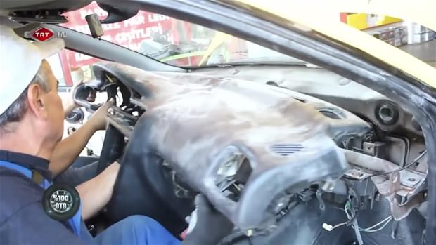 Fransız otomobilini İtalyan’a dönüştürdüler