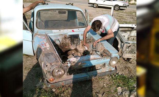 1977 model efsane Anadol'u sıfırdan topladı