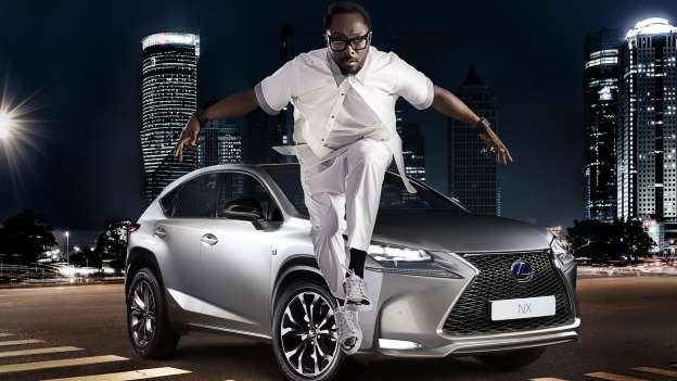 Otomobillere ait en garip reklam fotoğrafları