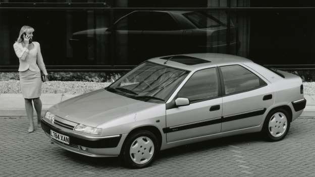 Otomobillere ait en garip reklam fotoğrafları