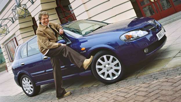 Otomobillere ait en garip reklam fotoğrafları