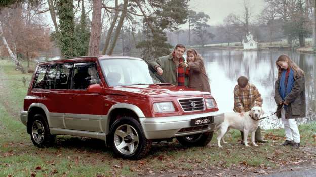 Otomobillere ait en garip reklam fotoğrafları