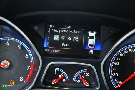 TEST · Ford Focus RS