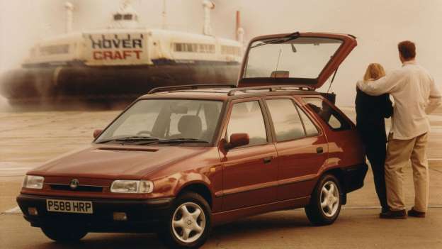 Otomobillere ait en garip reklam fotoğrafları