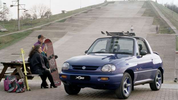 Otomobillere ait en garip reklam fotoğrafları